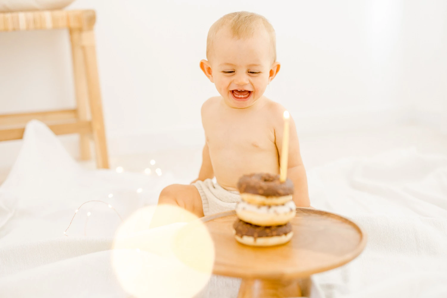 enfant bonheur nourriture beige marron